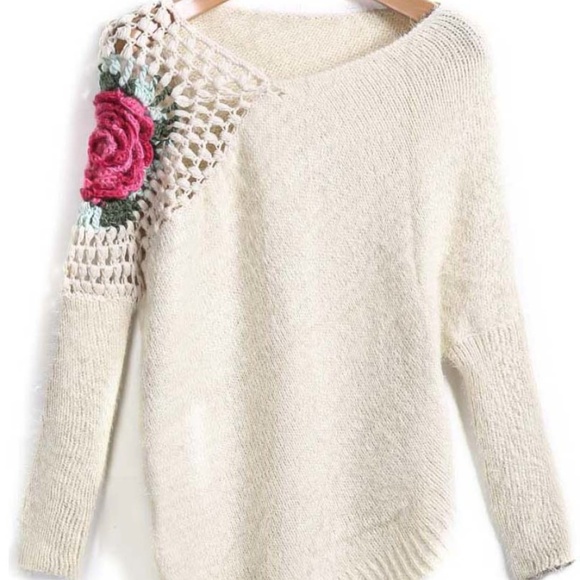 Sweaters - NWOT Round Neck Floral Crochet Loose Sweater